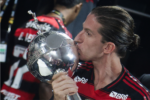 Flamengo oficializa renovação de Filipe Luís até 2027